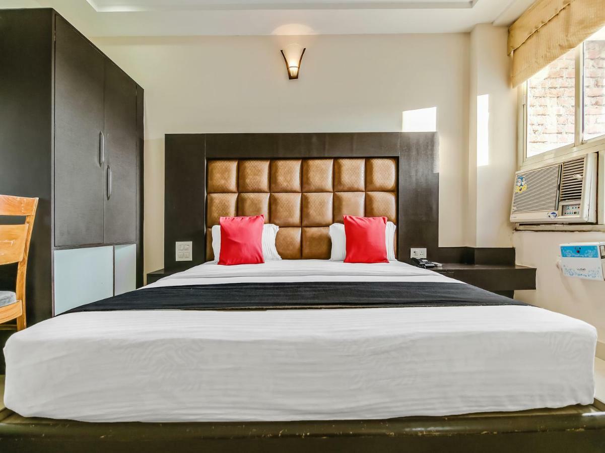Capital O 32619 Hotel Sugar Palm Гвалиор Экстерьер фото